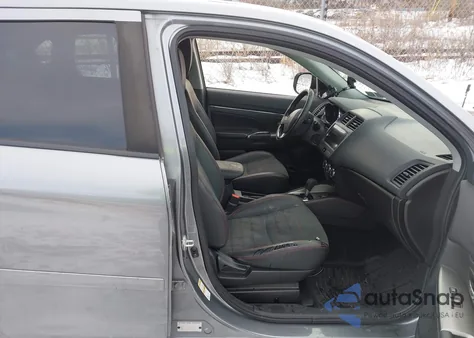 2018 Mitsubishi Outlander Sport 2.4 Se z USA, uszkodzony, nr VIN JA4AR3AW1JZ002460